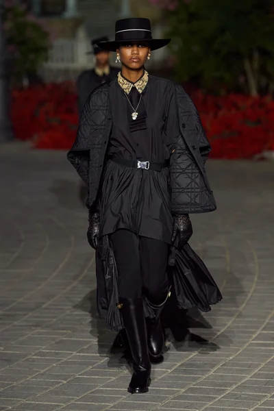 Look 74